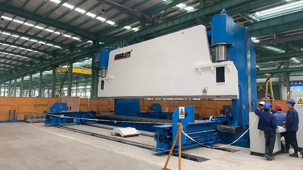 Deepening Manufacturing, Empowering Shipping: A Major Delivery of a 2000-Ton CNC Bending Machine Unlocks New Heights in Shipbuilding
