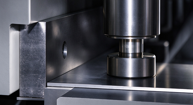 CNC SHEARING MACHINE